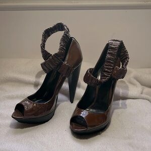 Burberry Brown heel 🤯